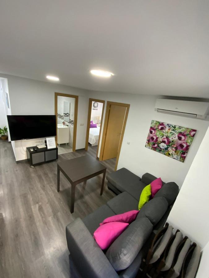 Reyna Apartamentos Малага Екстериор снимка
