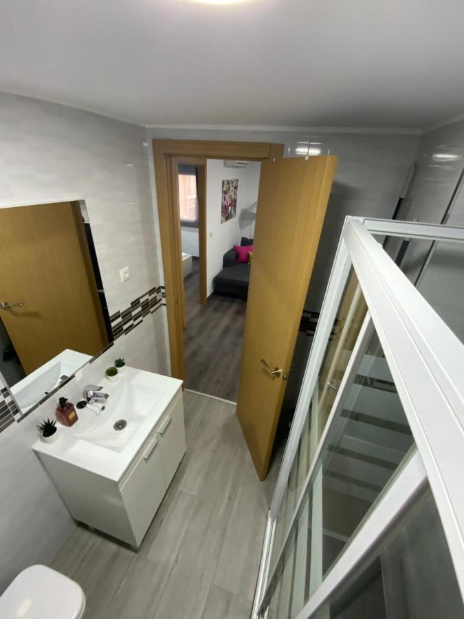 Reyna Apartamentos Малага Екстериор снимка