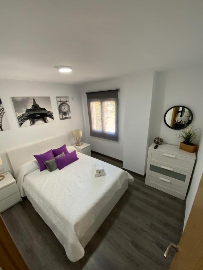 Reyna Apartamentos Малага Екстериор снимка